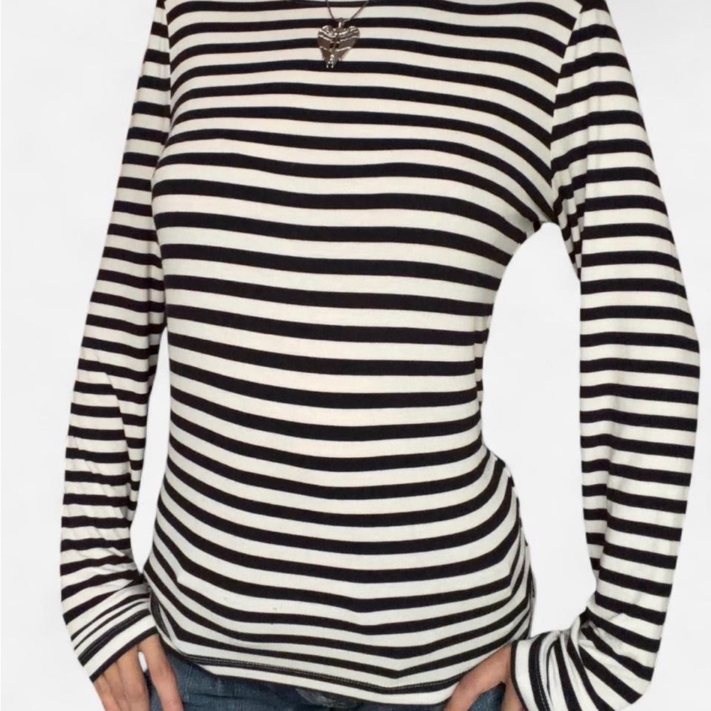 Striped Long-Sleeve Crewneck Top - Black & White